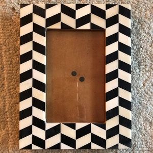 Black & White Chevron Picture Frame 4x6in